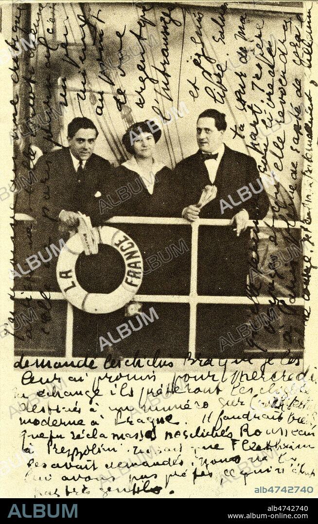 Carte postale adressee a Serge FERAT (1881-1958). Photographie prise a Luna-Park - Francis PICABIA, Gabrielle BUFFET, APOLLINAIRE (1880-1918). verso. Document fac-simile tire des Oeuvres Completes de Guillaume Apollinaire, edition de 1966. Credit : Jean Vigne/KHARBINE-TAPABOR.