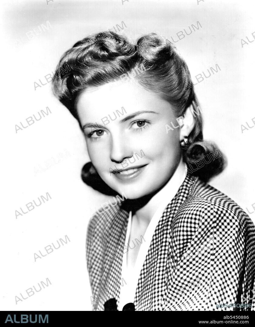 Joan Leslie in Warner Bros. "The Hard Way." January 11, 1943. (Photo by Welbourne, Warner Bros. Studio).