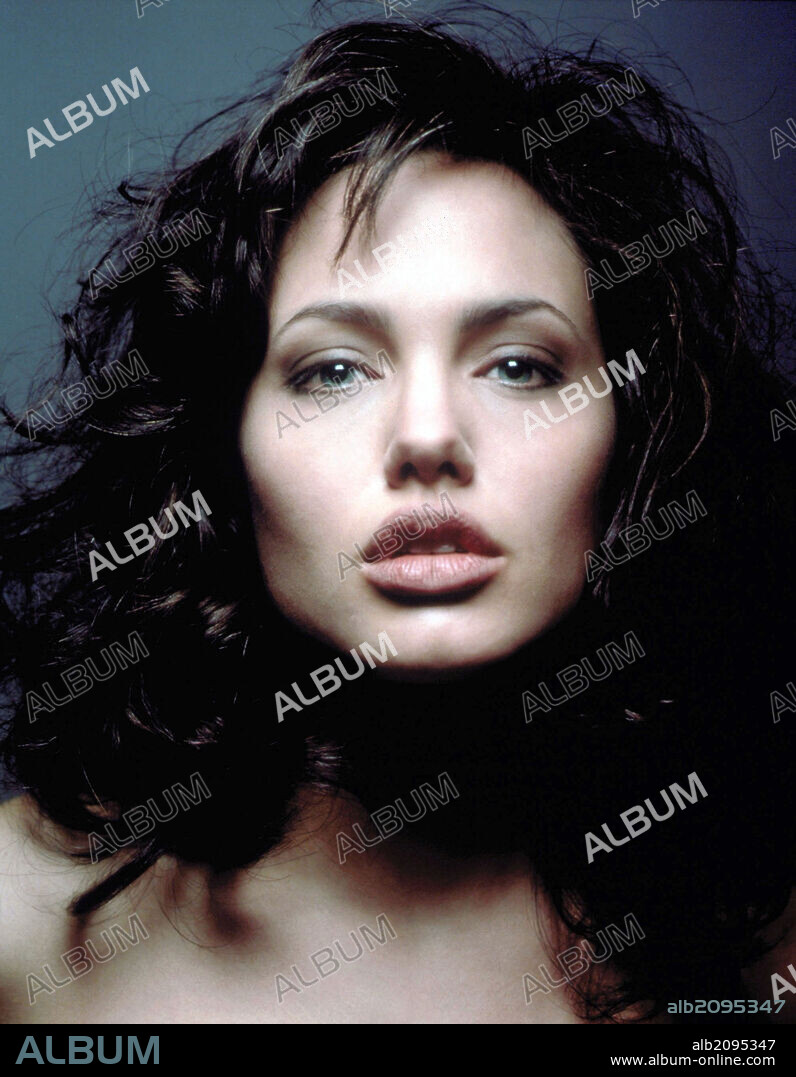 ANGELINA JOLIE dans GIA, 1998, réalisé par MICHAEL CRISTOFER. Copyright HBO.