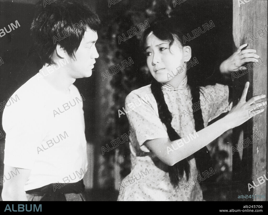 BRUCE LEE y MARIA YI en KARATE A MUERTE EN BANG-KOK, 1971 (TANG SHAN DA XIONG), dirigida por WEI LO. Copyright 20TH CENTURY FOX.