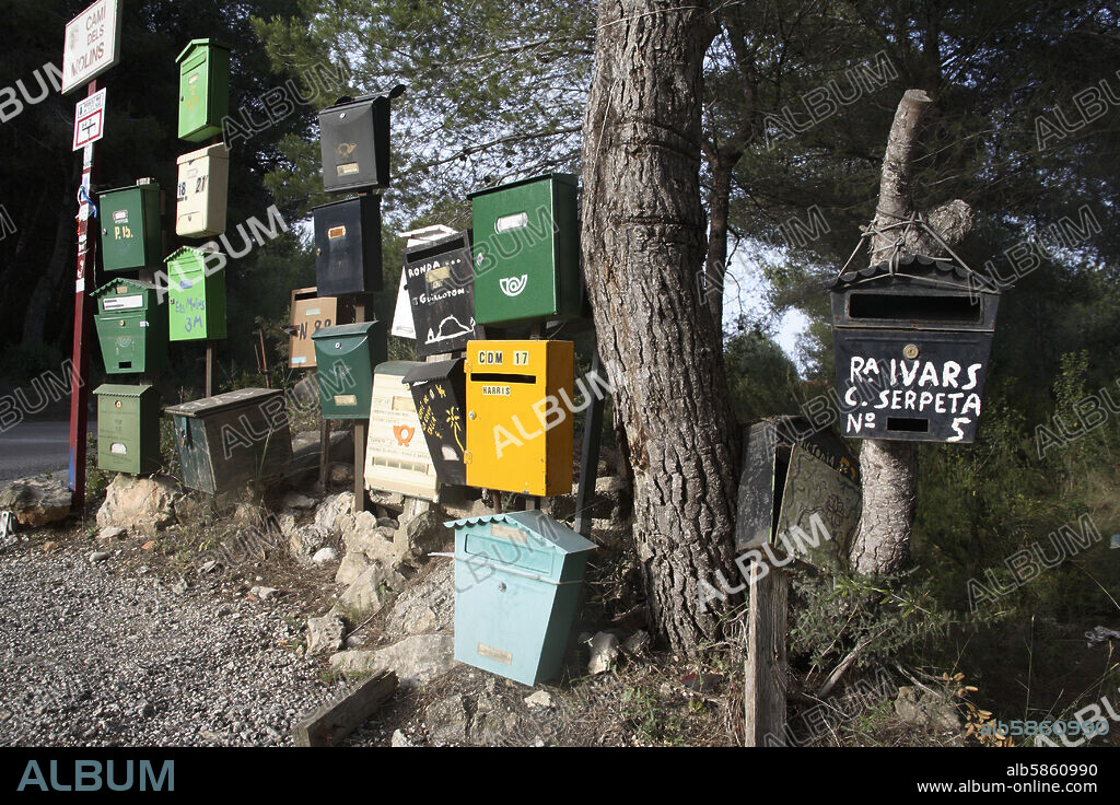 Denia - Xàbia / Jávea; buzones en camino al del Cabo de Antonio (53).
