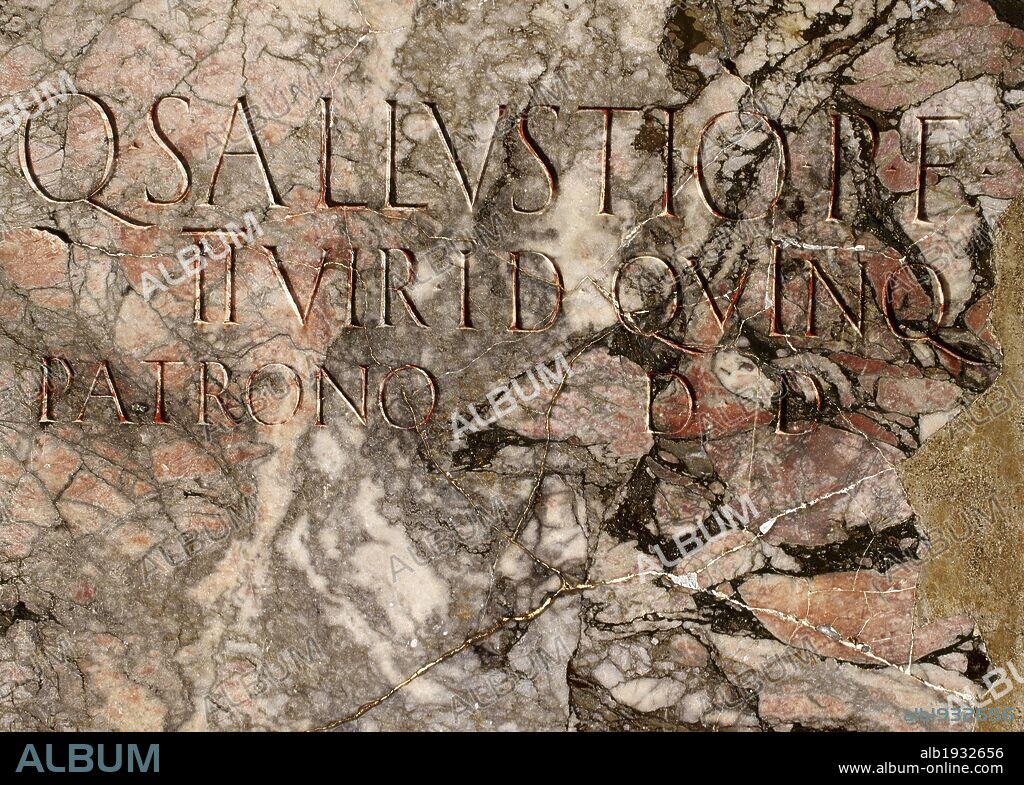 Italy. The Campania, Pompeii. Inscription in roman square capitals.