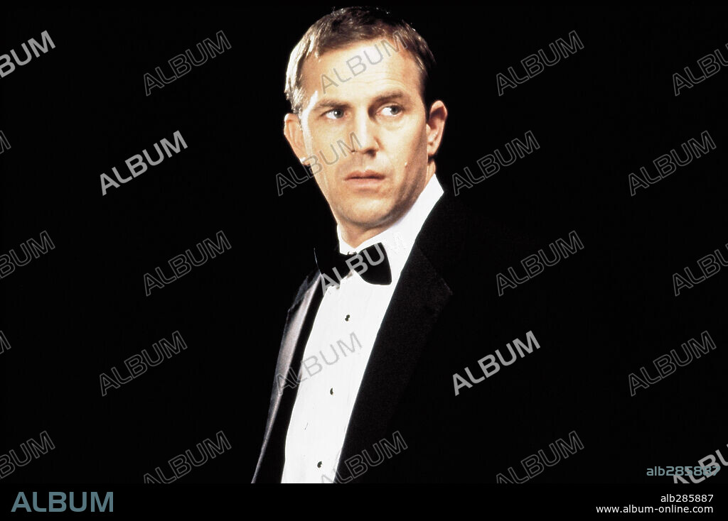 KEVIN COSTNER in THE BODYGUARD, 1992, directed by MICK JACKSON. Copyright WARNER BROS/TIG PRODUCTIONS/KASDAN PICTURES.