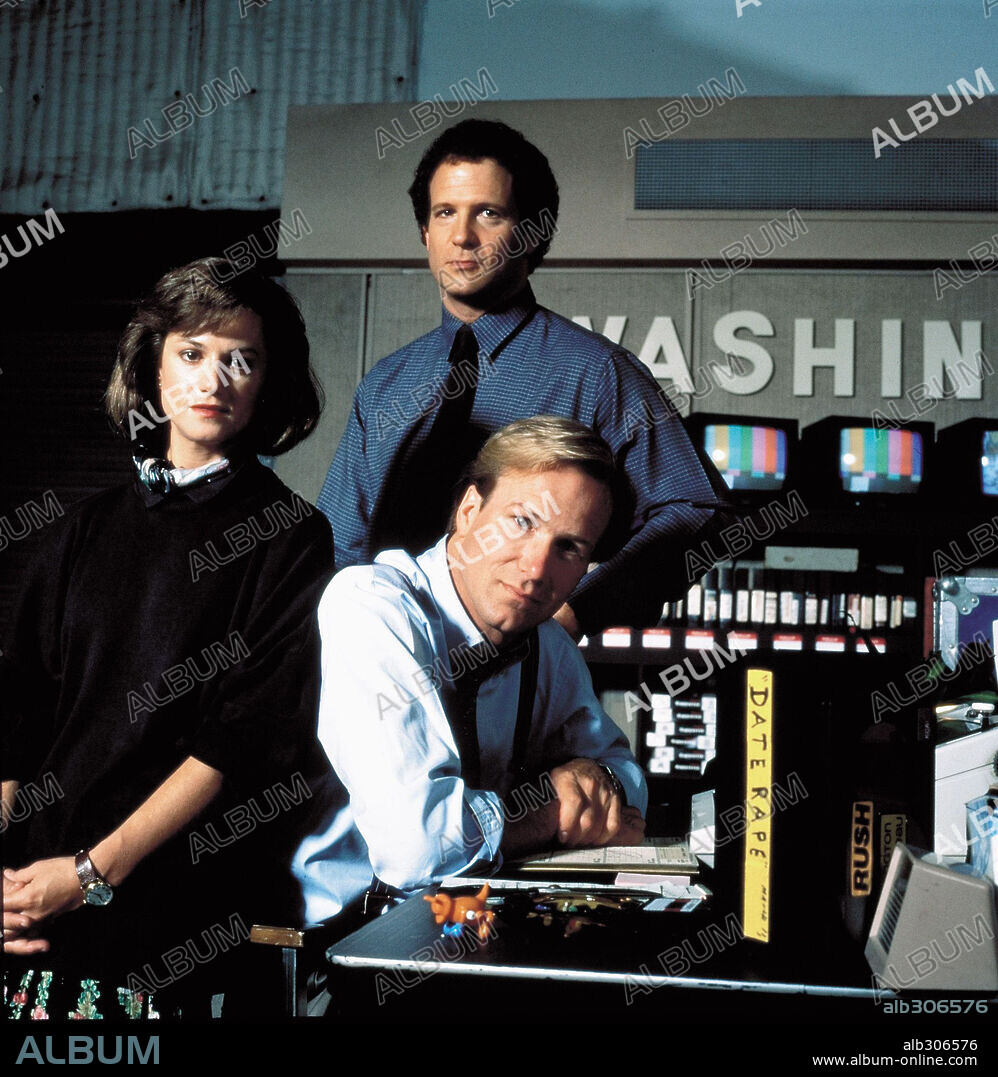 ALBERT BROOKS, HOLLY HUNTER and WILLIAM HURT in BROADCAST NEWS, 1987, directed by JAMES L. BROOKS. Copyright 20TH CENTURY FOX / BENSON, HARRY.