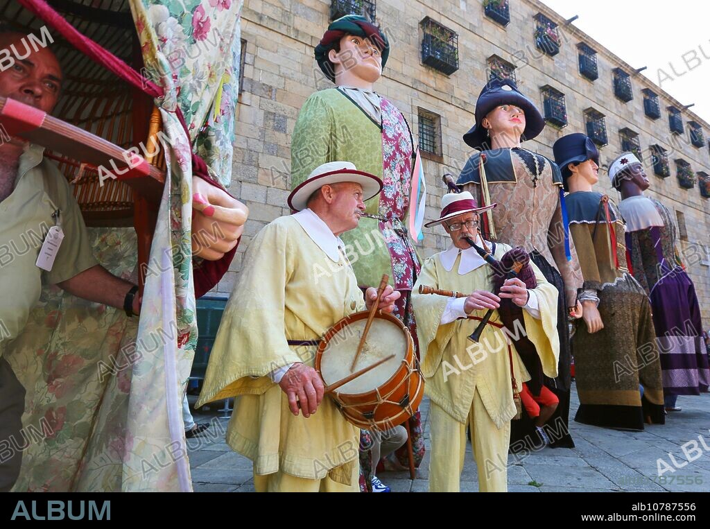 Galician folklore, Feast day of Santiago, July 25, Catedral, Praza da Quintana, Santiago de Compostela, A Coruña province, Galicia, Spain.
