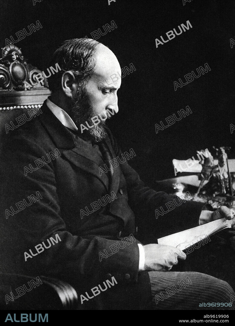 Santiago Ramón y Cajal (Petilla of Aragon, Navarra, 1852-Madrid, 1934), Professor of Medicine and Surgery, histologist and pathologist, he awarded the Nobel Prize for Medicine in 1906 for discovering the mechanisms that govern the morphology and connective processes of nerve cells, a revolutionary new theory that came to be called the 'neuron doctrine'.