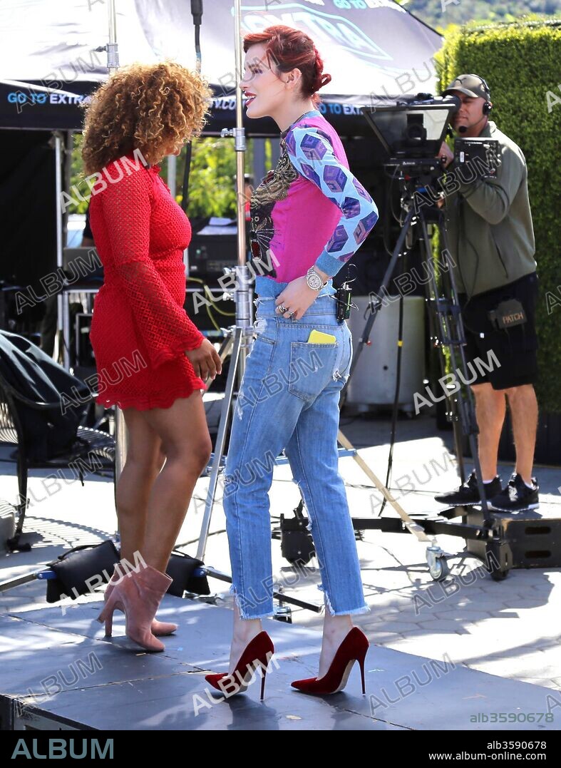 March 27, 2018 - Los Angeles, California, USA - 3/27/18.Bella Thorne on the set of ''EXTRA'' in Los Angeles, CA. 27/03/2018