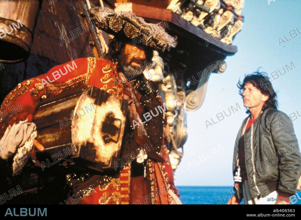 ROMAN POLANSKI y WALTER MATTHAU en PIRATAS, 1986 (PIRATES), dirigida por ROMAN POLANSKI. Copyright CANNON FILMS.