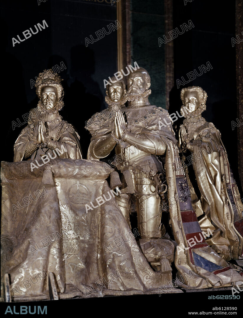 POMPEO LEONI (1533-1608). FELIPE II Y SU FAMILIA ORANDO - SIGLO XVI.