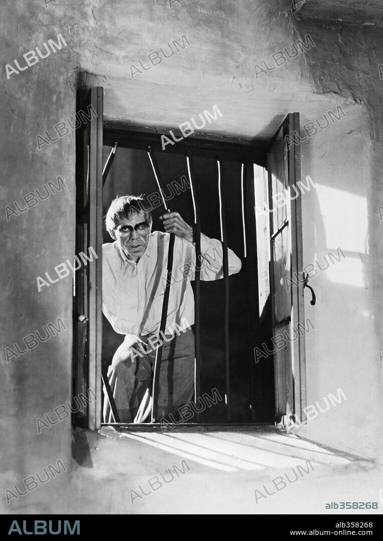 BORIS KARLOFF in THE GHOUL, 1933, directed by T. HAYES HUNTER. Copyright GAUMONT-BRITISH.