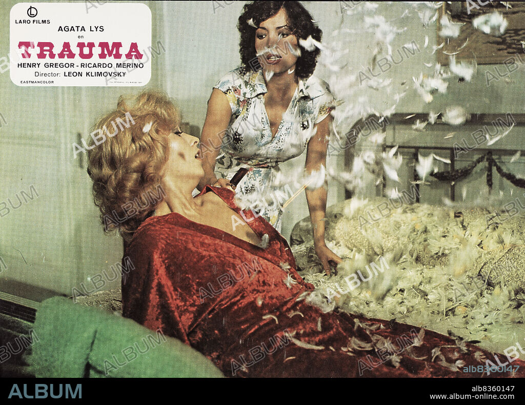 AGATA LYS and SANDRA ALBERTI in TRAUMA, directed by LEON KLIMOVSKY. Copyright Laro Films S.A. Producciones Grégor S.A.
