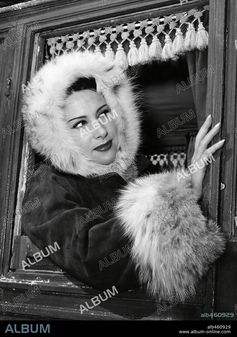 MARTINE CAROL in LOLA MONTES, 1955, directed by MAX OPHÜLS. Copyright GAMMA-FLORIDA-UNION/BRANDON.