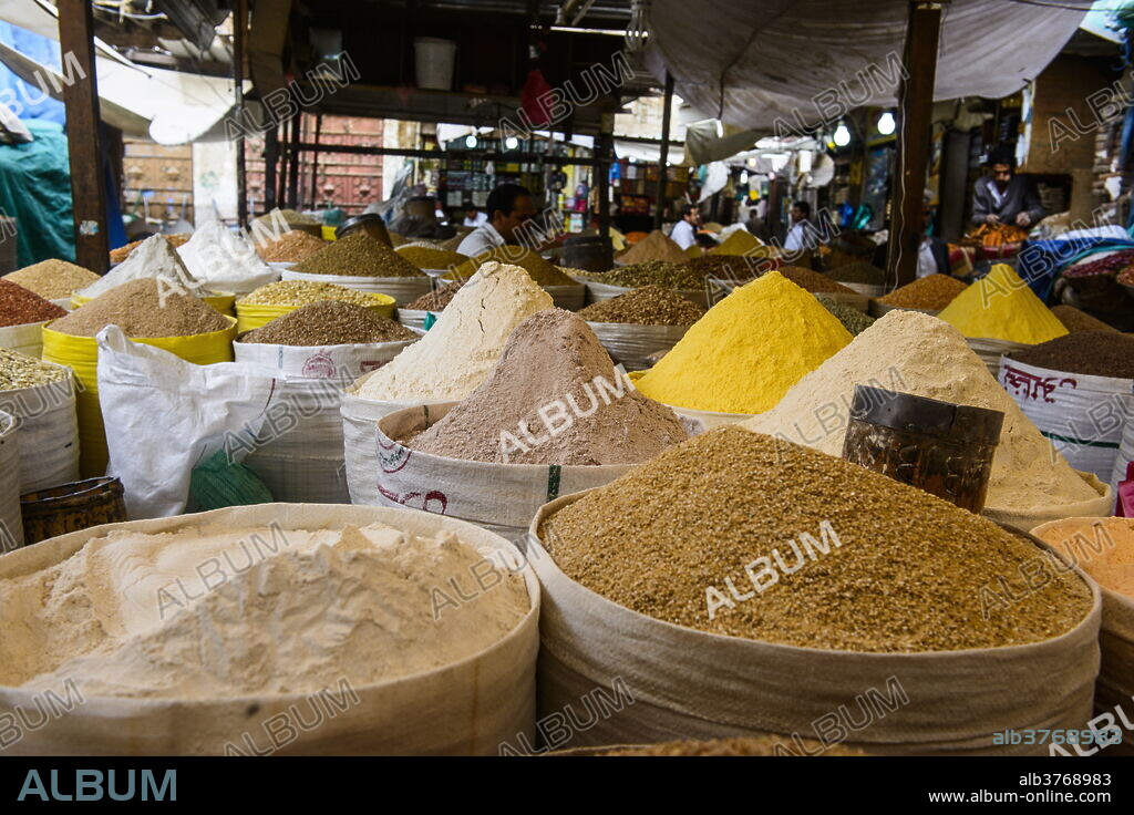 Spice market in the Old Town, UNESCO World Heritage Site, Sanaa, Yemen, Middle East.
