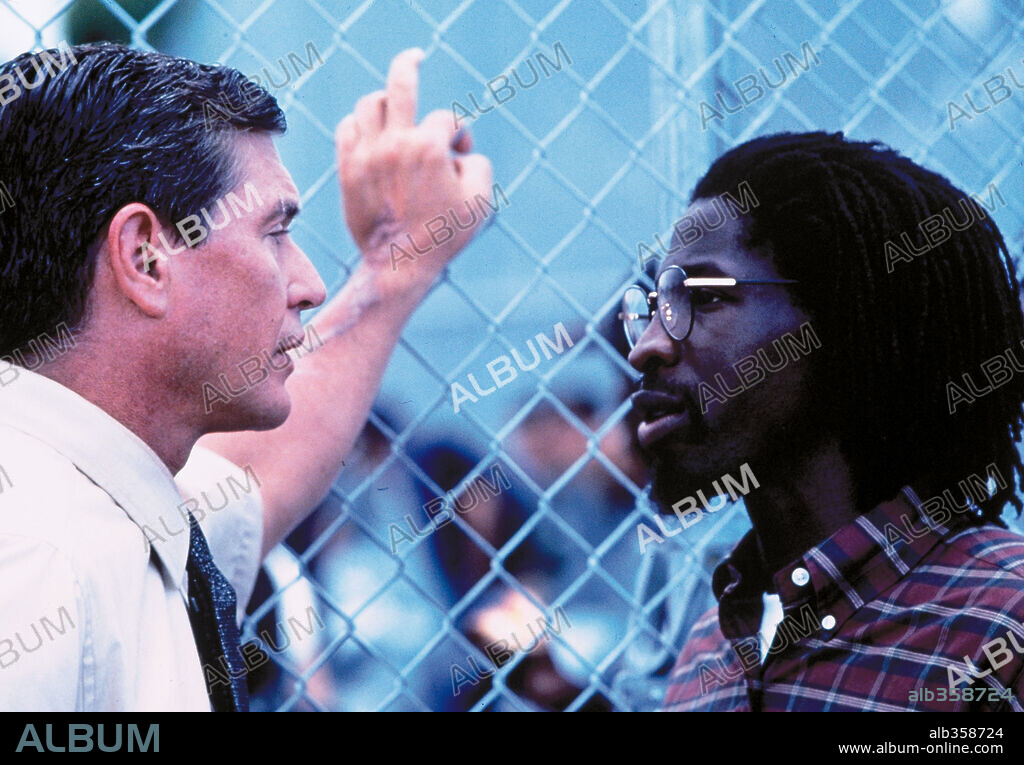 TOM BERENGER in THE SUBSTITUTE, 1996, directed by ROBERT MANDEL. Copyright DINAMO/H2.