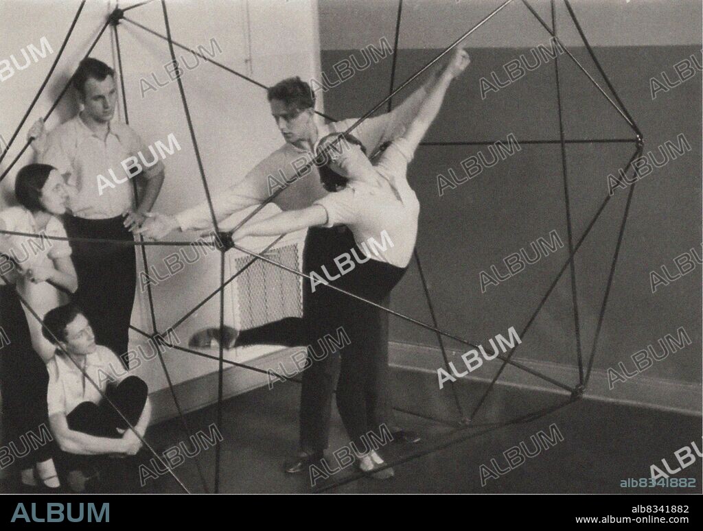 ANONYMOUS. Folkwangschule Essen: Sigurd Leeder teaches a slant in space in Laban's icosahedron.