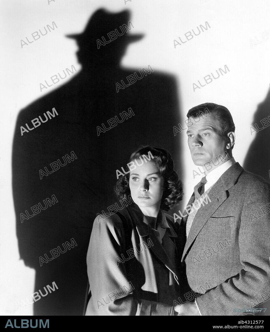ALIDA VALLI and JOSEPH COTTEN in THE THIRD MAN, 1949, directed by CAROL REED. Copyright LONDON FILMS.
