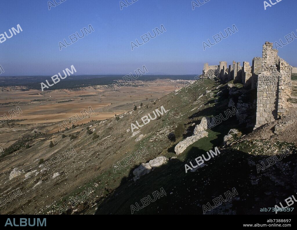 MURALLAS DEL CASTILLO ARABE DE SAN ESTEBAN DE GORMAZ - SIGLO X.