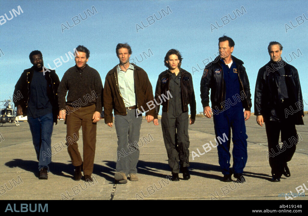 AARON ECKHART, BRUCE GREENWOOD, DELROY LINDO, HILARY SWANK et TCHEKY KARYO dans THE CORE, 2003, réalisé par JON AMIEL. Copyright CORE PRODS. INC/HORSEPOWER FILMS.