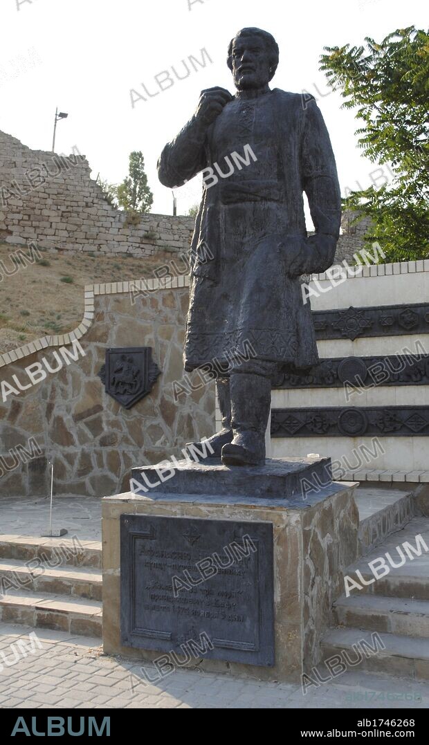 AFANASI MAIKOV (1433-1475), conocido por AFANASI NIKITIN. Mercader, explorador y escritor ruso. El primer mercader ruso conocido que viajó a Persia, India y Turquía. Conocido por el Marco Polo ruso. Monumento conmemorativo. Ciudad de Feodosia o Teodosia. República Autónoma de Crimea. Ucrania. Europa Oriental.