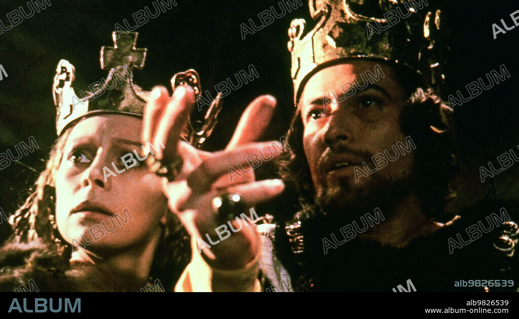FRANCESCA ANNIS and JON FINCH in THE TRAGEDY OF MACBETH, 1971, directed by ROMAN POLANSKI. Copyright COLUMBIA PICTURES.