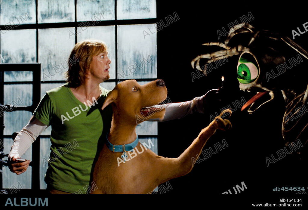 MATTHEW LILLARD en SCOOBY-DOO 2: DESATADO, 2004 (SCOOBY-DOO 2: MONSTERS UNLEASHED), dirigida por RAJA GOSNELL. Copyright WARNER BROS. PICTURES.