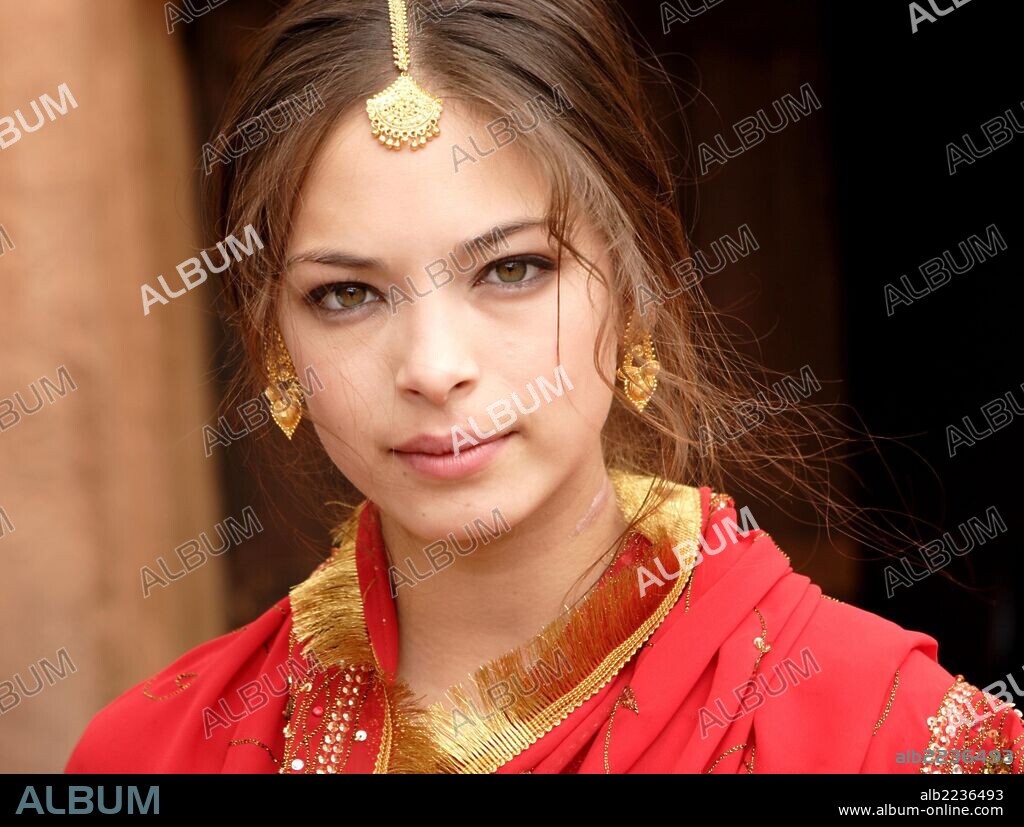 KRISTIN KREUK in PARTITION, 2007, directed by VIC SARIN. Copyright MYRIAD PICTURES.