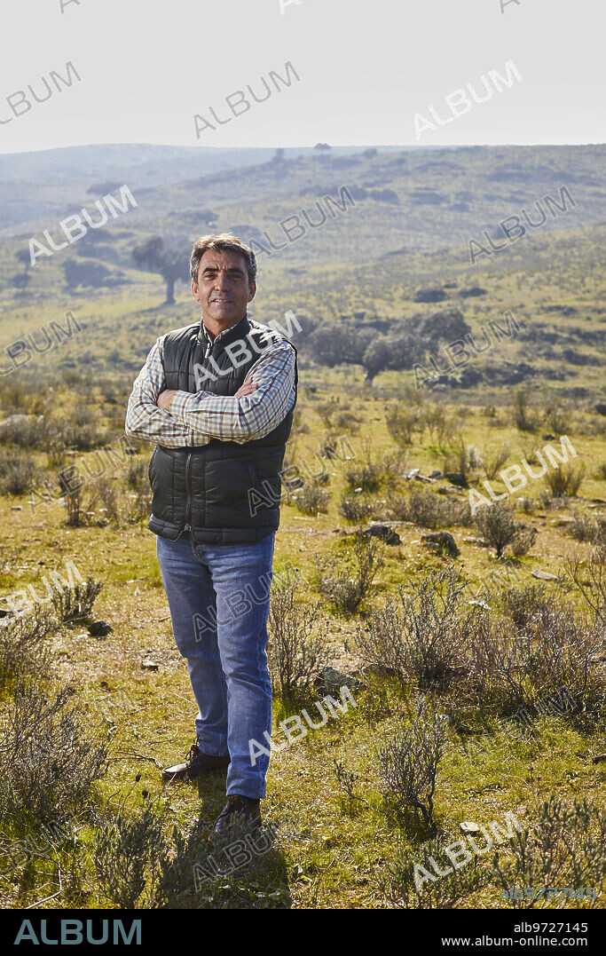 Portezuelo (Cáceres, Extremadura). 14/01/2021. Victorino Martín en la finca «Las Tiesas de Santa María», sede de su ganadería de toros de lidia. Foto: Guillermo Navarro ARCHDC.