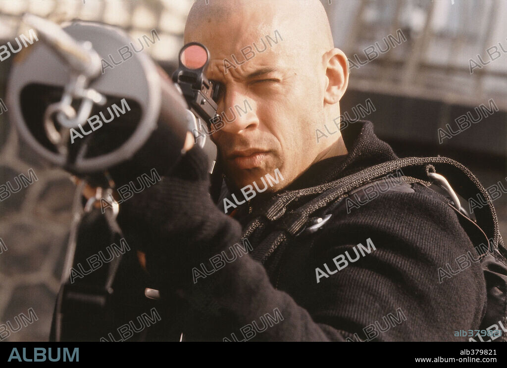 VIN DIESEL en XXX, 2002, dirigida por ROB COHEN. Copyright REVOLUTION STUDIOS/ORIGINAL FILMS.