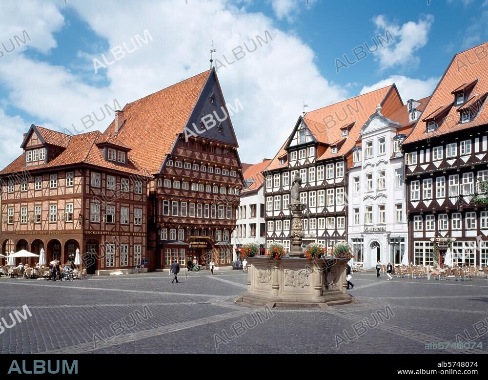 Hildesheim, Knochenhauerhaus, Mit Bäckeramtshaus © Jochen Helle 6 × 9 cm.