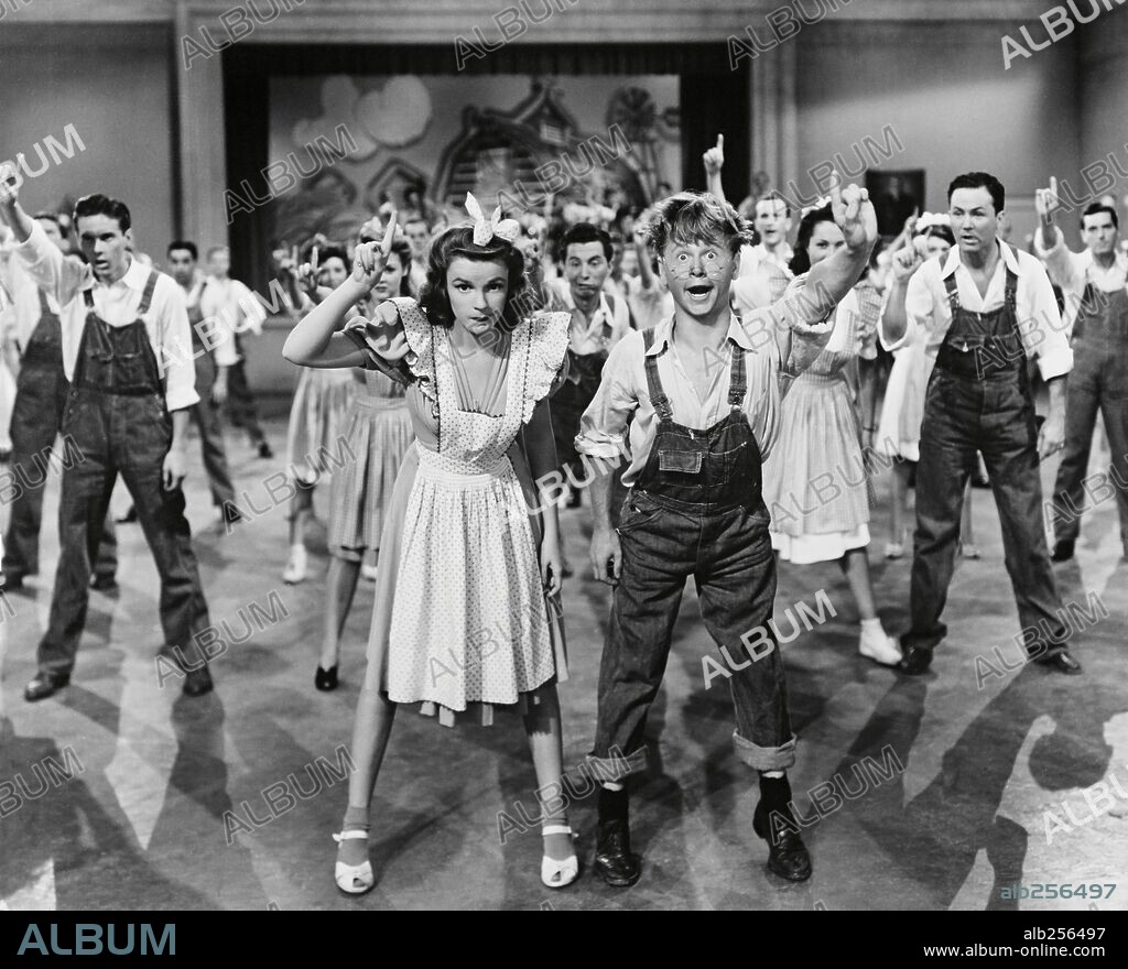 JUDY GARLAND and MICKEY ROONEY in BABES ON BROADWAY, 1941, directed by BUSBY BERKELEY. Copyright M.G.M.