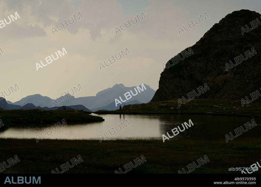 Ibones de Anayet.Canal Roya.Pirineos.Huesca.Cordillera pirenaica.España.
