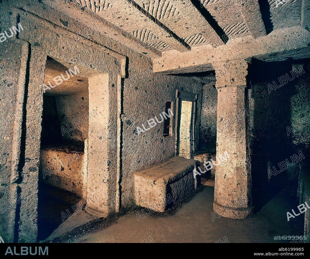 NECROPOLIS DE LA BANDITACCIA - TUMBA DEL CAPITEL - SIGLO VI AC.