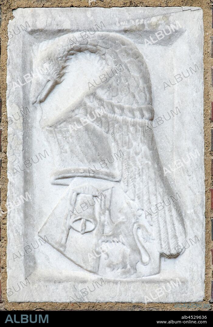 Unknown (Italian), Coat of Arms of Niccolo Sottile (?), between late 14th and early 15th century, stone, Overall: 29 1/2 × 19 1/4 inches (74.9 × 48.9 cm).