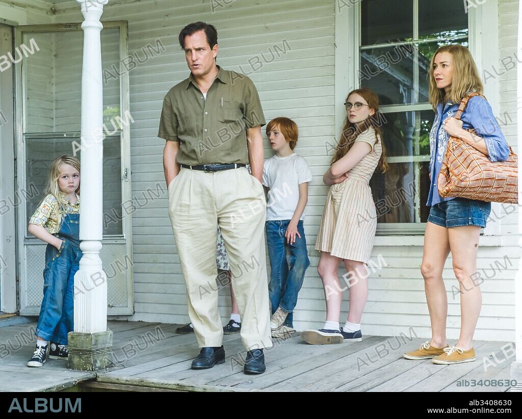 CHARLIE SHOTWELL, EDEN GRACE REDFIELD, NAOMI WATTS, SADIE SINK and WOODY HARRELSON in THE GLASS CASTLE, 2017, directed by DESTIN DANIEL CRETTON. Copyright LIONSGATE / GILES NETTER, JAKE.