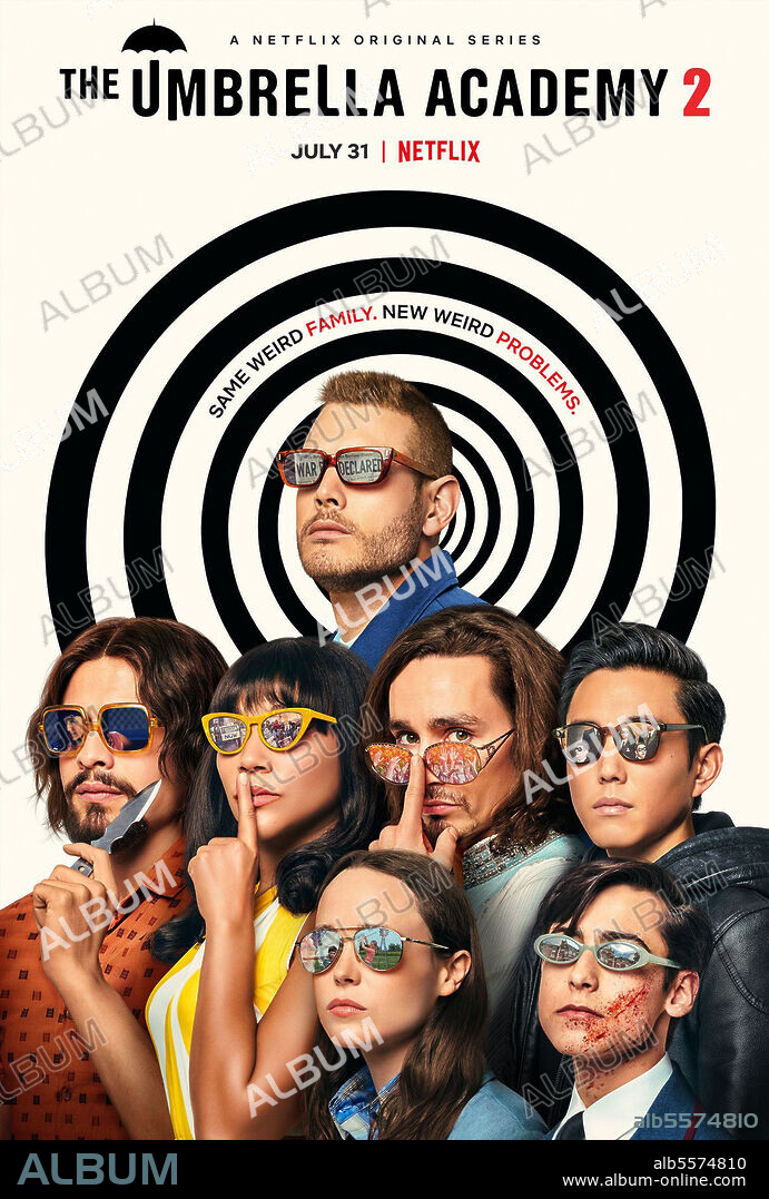 AIDAN GALLAGHER, DAVID CASTAÑEDA, ELLIOT PAGE, EMMY RAVER-LAMPMAN, JUSTIN H. MIN, ROBERT SHEEHAN and TOM HOPPER in THE UMBRELLA ACADEMY, 2019, directed by JEREMY SLATER. Copyright NETFLIX.