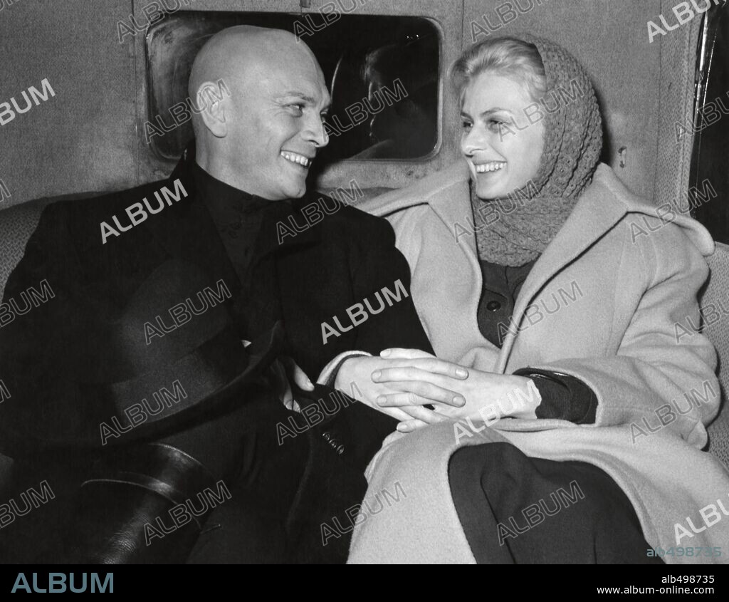 INGRID BERGMAN and YUL BRYNNER in ANASTASIA, 1956, directed by ANATOLE LITVAK. Copyright 20TH CENTURY FOX.