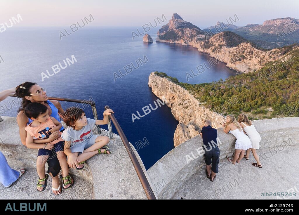 Mirador de Sa Creueta, punta de La Nao,peninsula de Formentor, Pollença, Parque natural de la Sierra de Tramuntana, Mallorca,Islas Baleares, Spain.