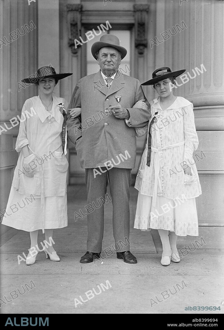 HARRIS & EWING. John Hollis Bankhead, Rep. from Alabama, At Confederate Reunion, Washington D.C. with Grand-Daughters, Tallulah, Left, And Eugenia, Right, 1917. Representative 1887-1907; Senator, 1907-1920. Tallulah Bankhead, here aged 15, went on to become a star of stage and screen.
