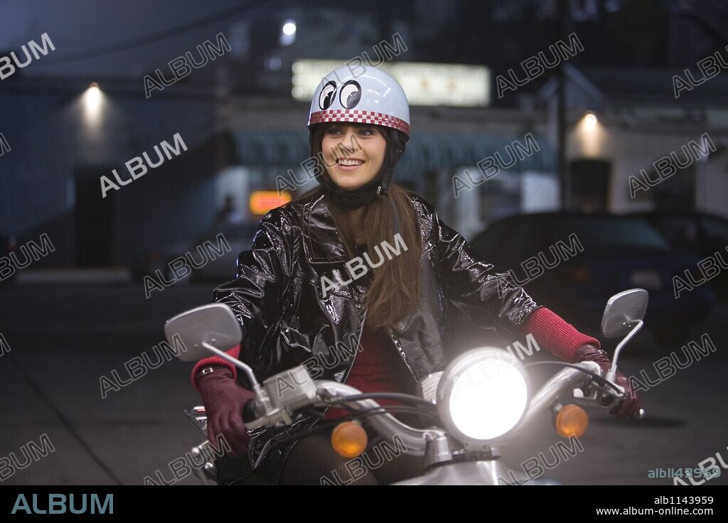 ZOOEY DESCHANEL dans YES MAN, 2008, réalisé par PEYTON REED. Copyright HEYDAY FILMS/VILLAGE ROADSHOW PICTURES/WARNER BROS. PICTURES / MOSELEY, MELISSA.