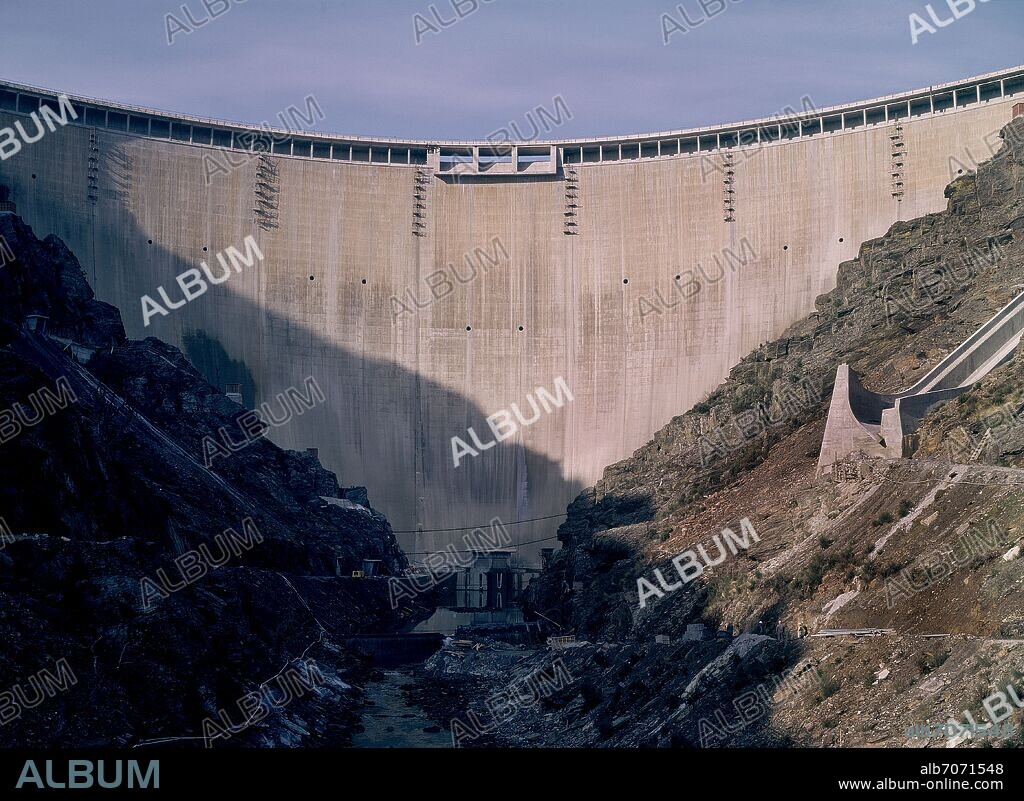 PRESA DE BOVEDA DEL LAS PORTAS - RIO BEBEY.
