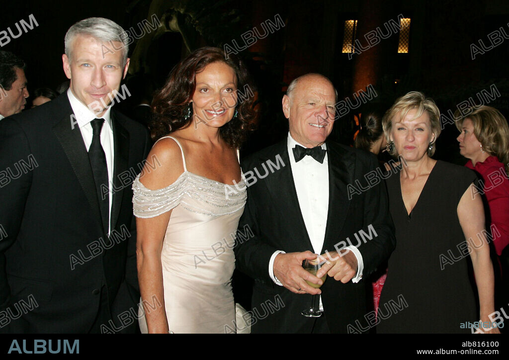 Apr 18, 2006; New York, NY, USA; ANDERSON COOPER, DIANE VON FURSTENBERG, BARRY DILLER and TINA BROWN at the Pen American Center's 2006 Literary Gala held at the American Museum of Natural History.Mandatory Credit: Photo by Nancy Kaszerman/ZUMA Press.(©) Copyright 2006 by Nancy Kaszerman. 18/04/2006