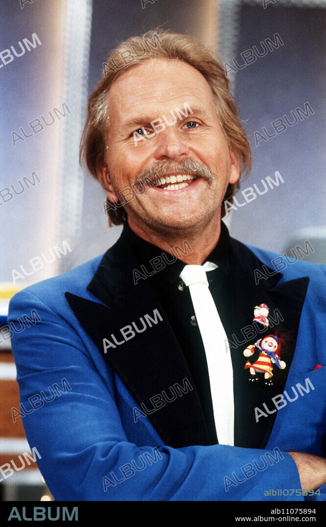 Singer FRANK ZANDER as guest and tricked in the comedy show VERSTECKTE KAMERA, Germany 1998.