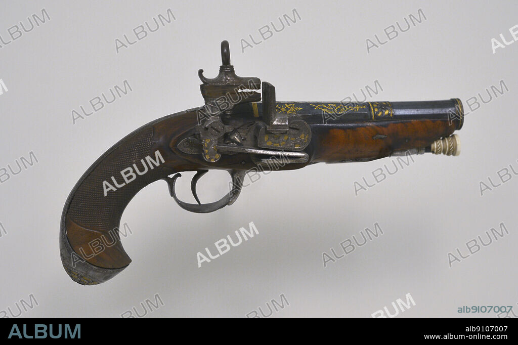 Pistola de chispa y arzón de calibre 18 mm. Perteneció al capitán general Leopoldo O'Donnell. Regalo del príncipe Muley-Abbas. Irusta (cañón), Gaspar Zuloaga (armero), Hirsuta, h. 1860. Acero, oro, plata, madera de nogal y marfil. Museo del Ejército. Toledo. España.