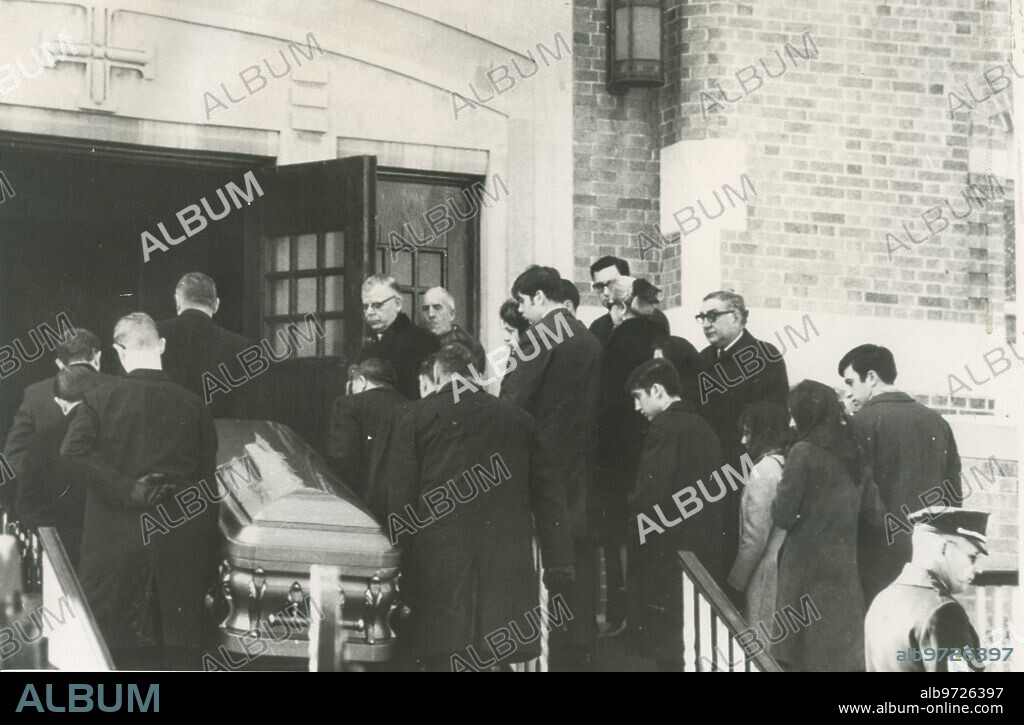Atlantic Highlands, New Jersey (United States), 02/17/1969. At St. Agnes Church. Funeral of mobster Vito Genovese.