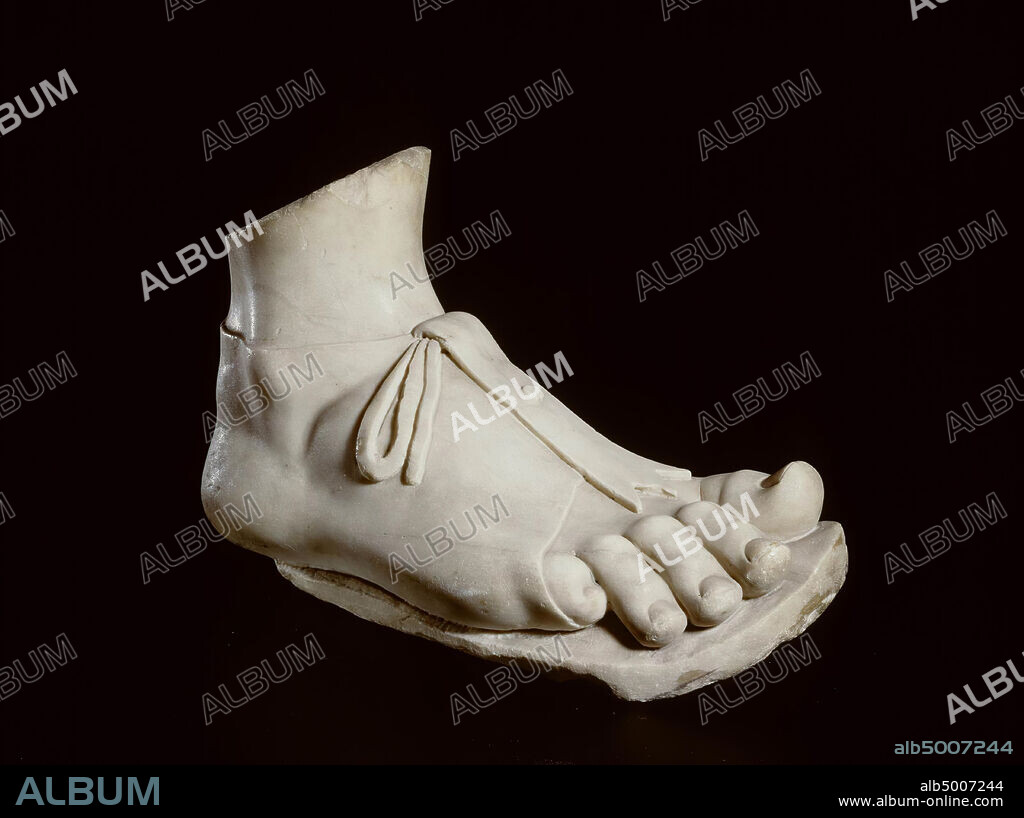 Marble colossal right foot. Probably not antique., Sculpture, foot, stone, marble, L. 50 cm, B. 21 cm, H. 31 cm, unknown 500-0 BC, unknown.