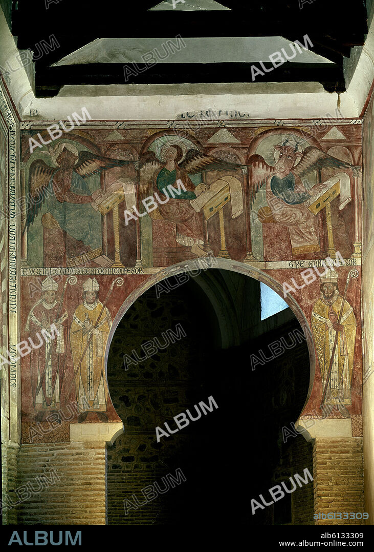 PINTURA MUDEJAR DE LA IGLESIA DE SAN ROMAN EN LA CAPILLA DE LA CABECERA DEL SIGLO XIII CONVERTIDA EN MUSEO DE LOS CONCILIOS Y LA CULTURA VISIGODA.