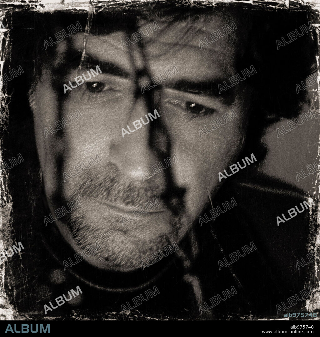 Joaquín Sabina. Foto promocional del disco 'Alivio de luto'. 2005.