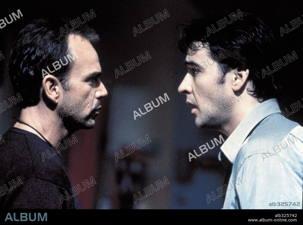 BILLY BOB THORNTON y JOHN CUSACK en FUERA DE CONTROL, 1999 (PUSHING TIN), dirigida por MIKE NEWELL. Copyright 20TH CENTURY FOX / LEDERER, JOE.