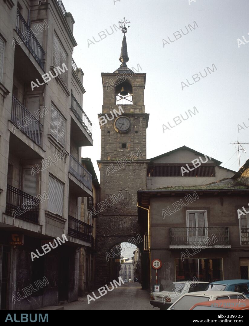 TORRE DEL RELOJ EN LA MURALLA - SIGLO XVI.