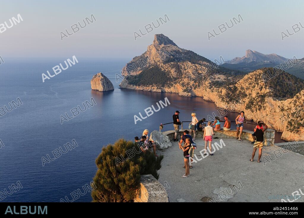 Mirador de Sa Creueta, punta de La Nao,peninsula de Formentor, Pollença, Parque natural de la Sierra de Tramuntana, Mallorca,Islas Baleares, Spain.